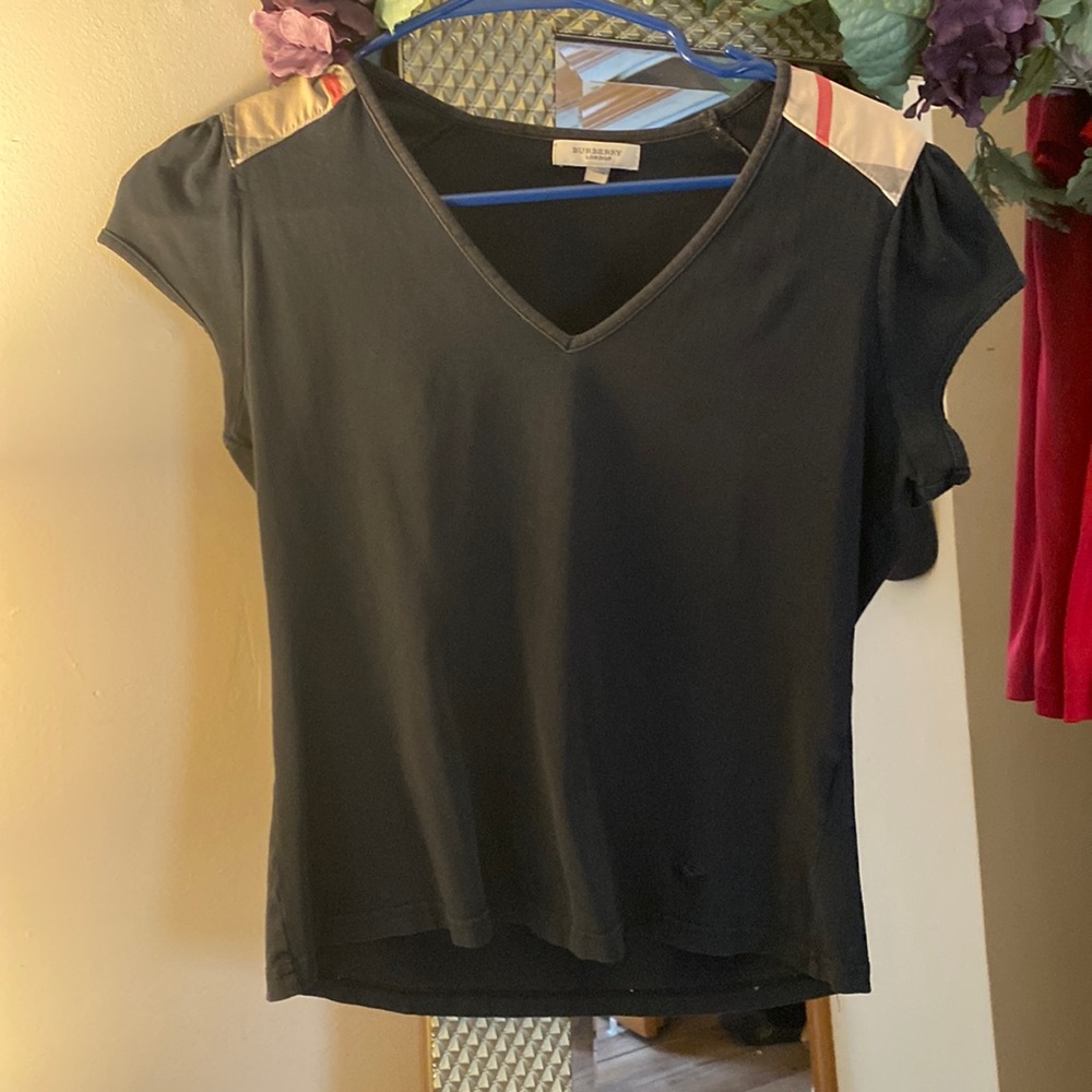Burberry v neck tee black runs small